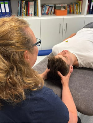 Behandlung in der Praxis für Logopädie Silvia Pretzsch